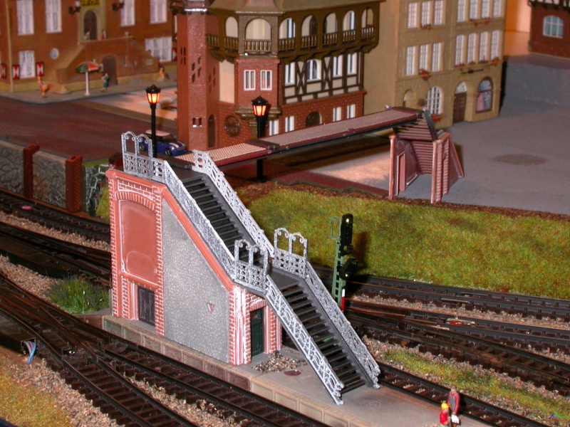 156 Zweite Stellprobe.JPG - Zweite Stellprobe. Brücke und die Treppe zur Stadt werden gebaut